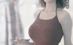 扒开双腿被两个男人玩弄视频